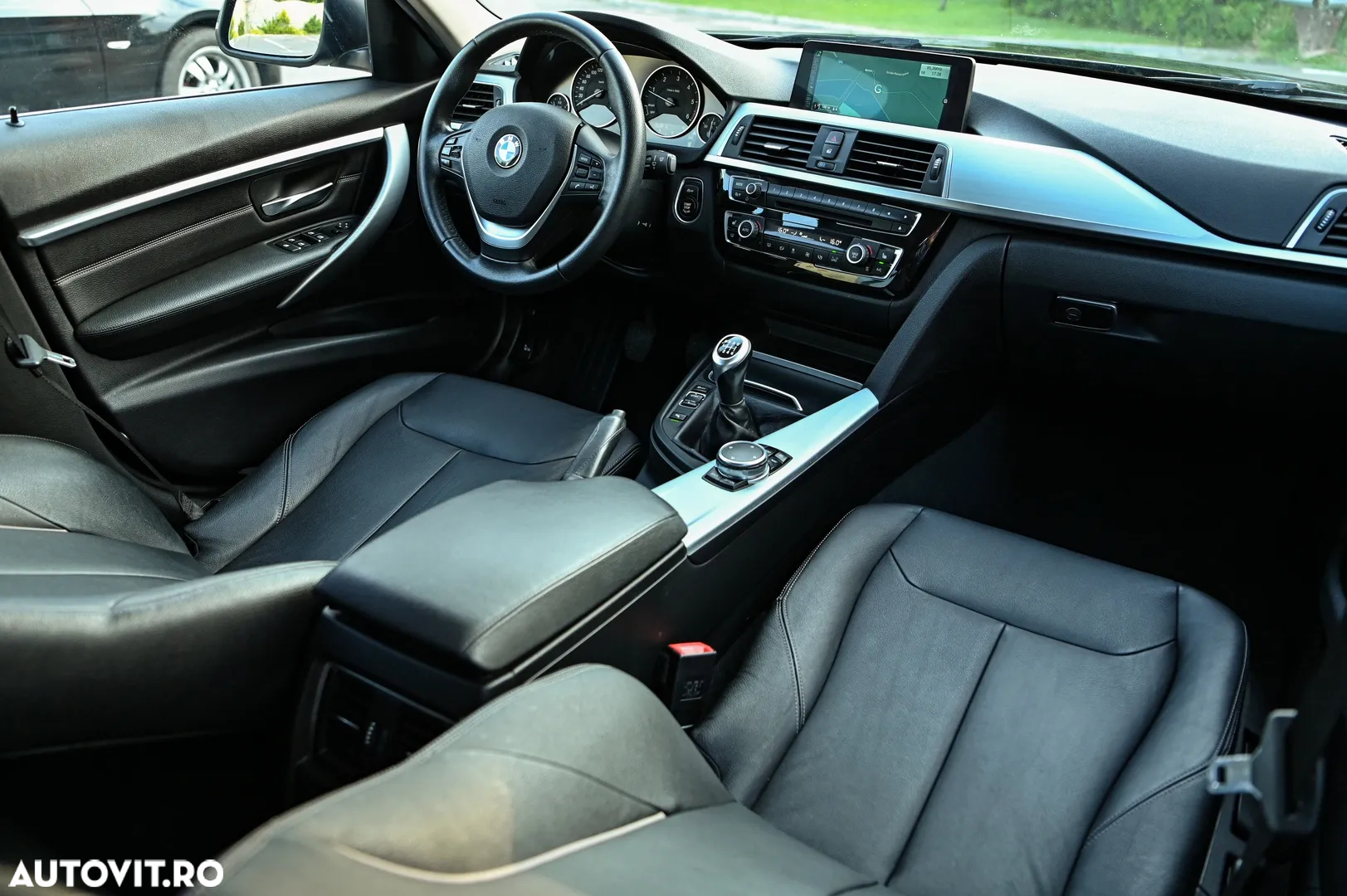 BMW Seria 3 318d Touring Luxury Line - 13