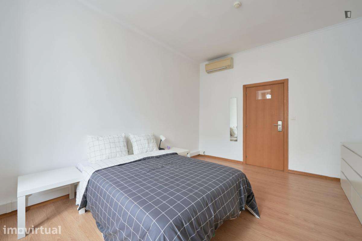 Quarto - localizado em Entrecampos Lisbon - Grande imagem: 3/12