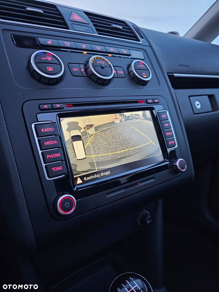 Volkswagen Touran 2.0 TDI DPF Highline - 11