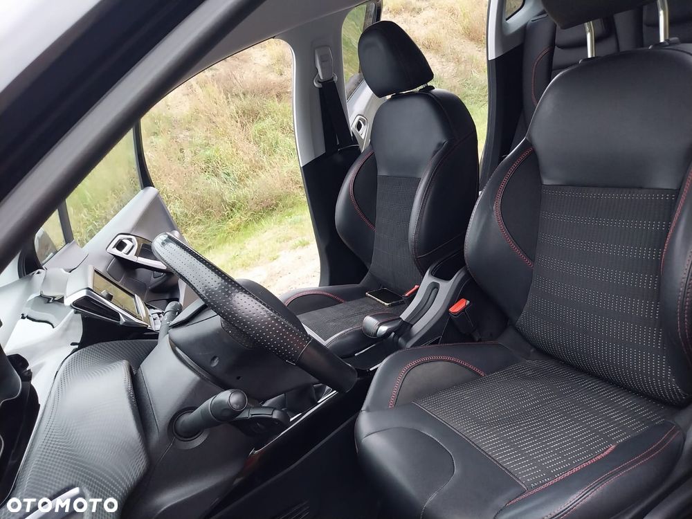 Peugeot 2008 - 23