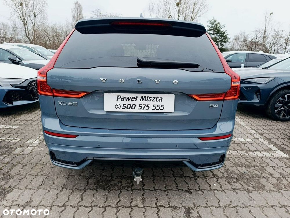 Volvo XC 60 B4 B Plus Dark - 33