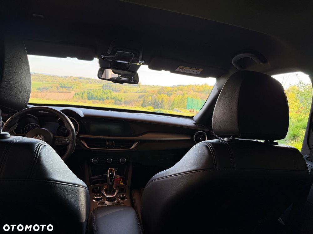 Alfa Romeo Stelvio 2.0 Turbo Veloce Q4 - 12
