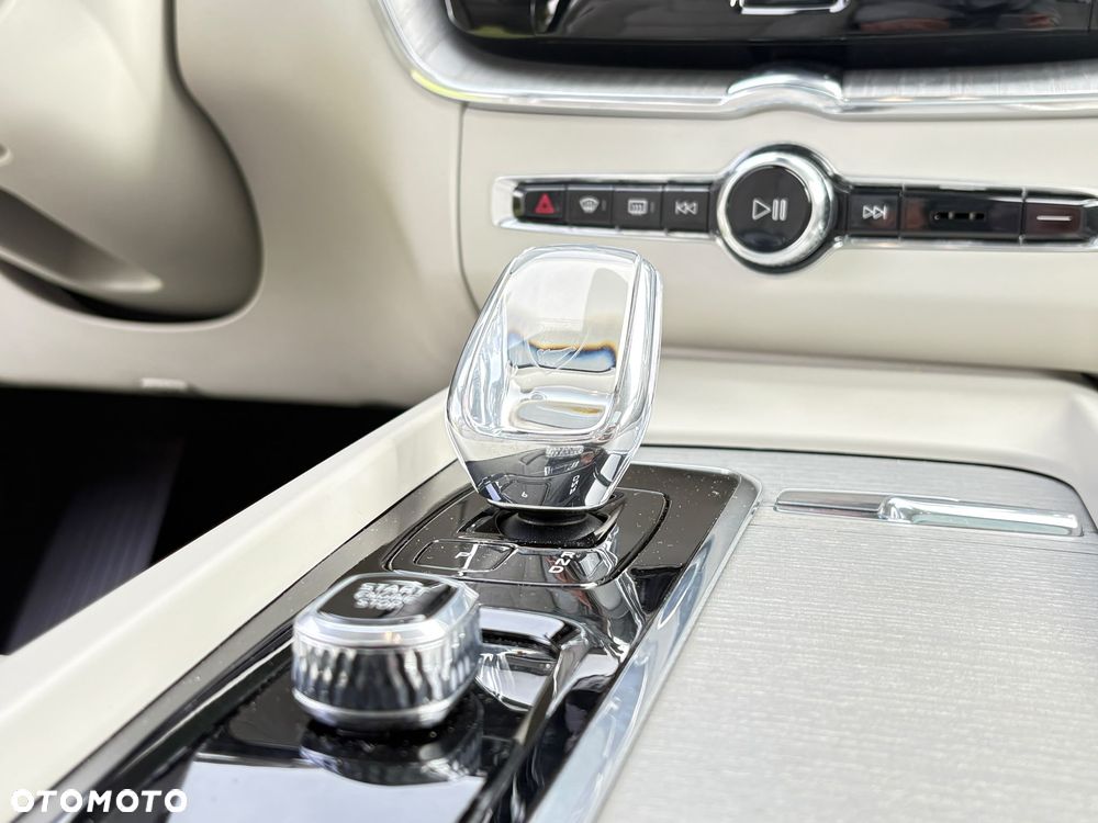 Volvo XC 60 - 32