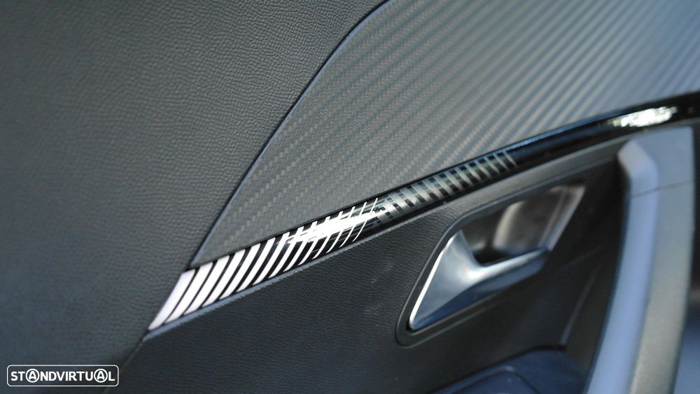Peugeot e-2008 54 kWh Allure - 33