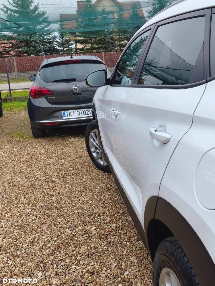 Hyundai Tucson blue 1.6 GDi 2WD Navi - 37