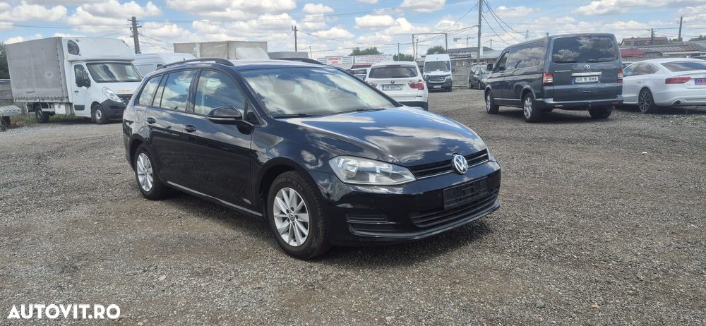 Volkswagen Golf - 2