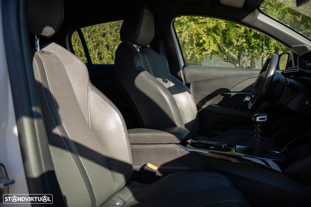 Peugeot 208 1.5 BlueHDi GT - 28