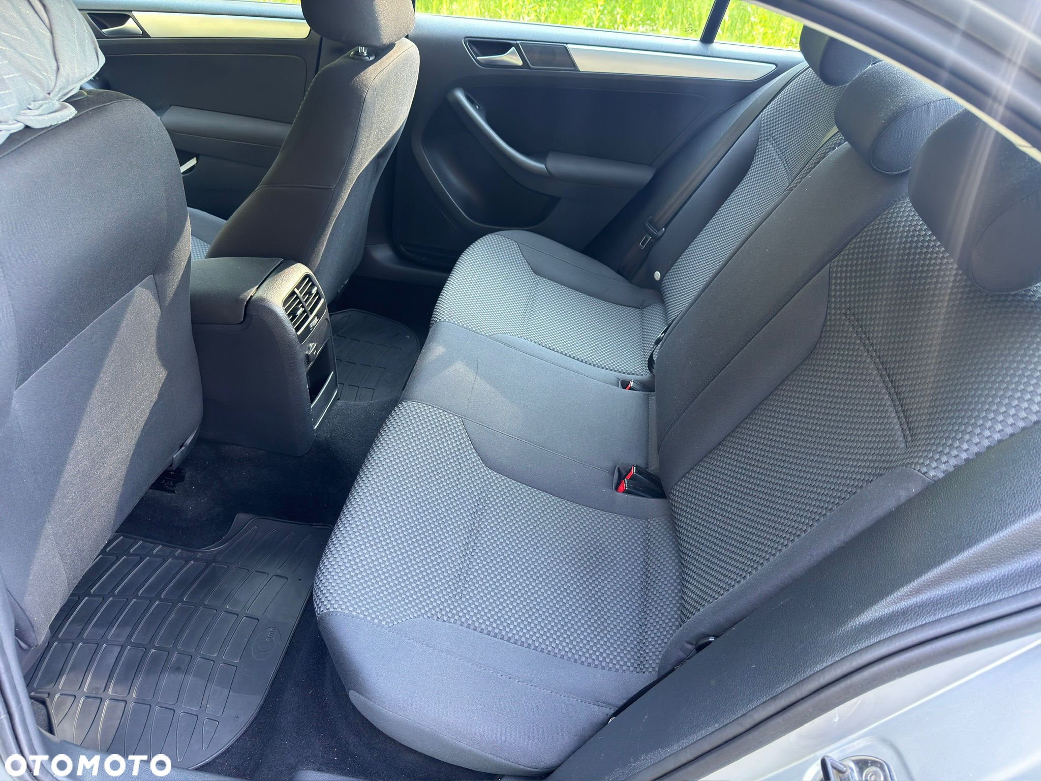 Volkswagen Jetta 1.6 TDI Comfortline - 11
