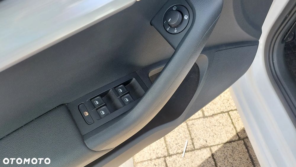 Skoda Octavia 1.6 TDI DSG Style - 17