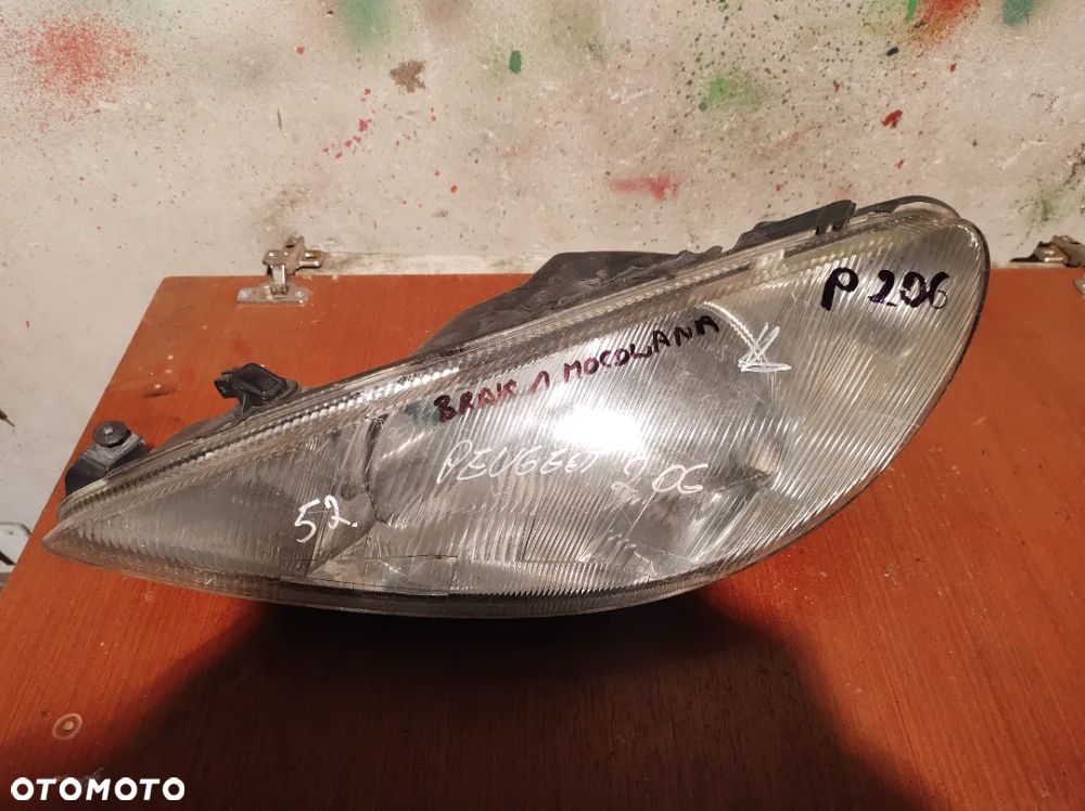 PEUGEOT 206 LAMPA PRZÓD lewa