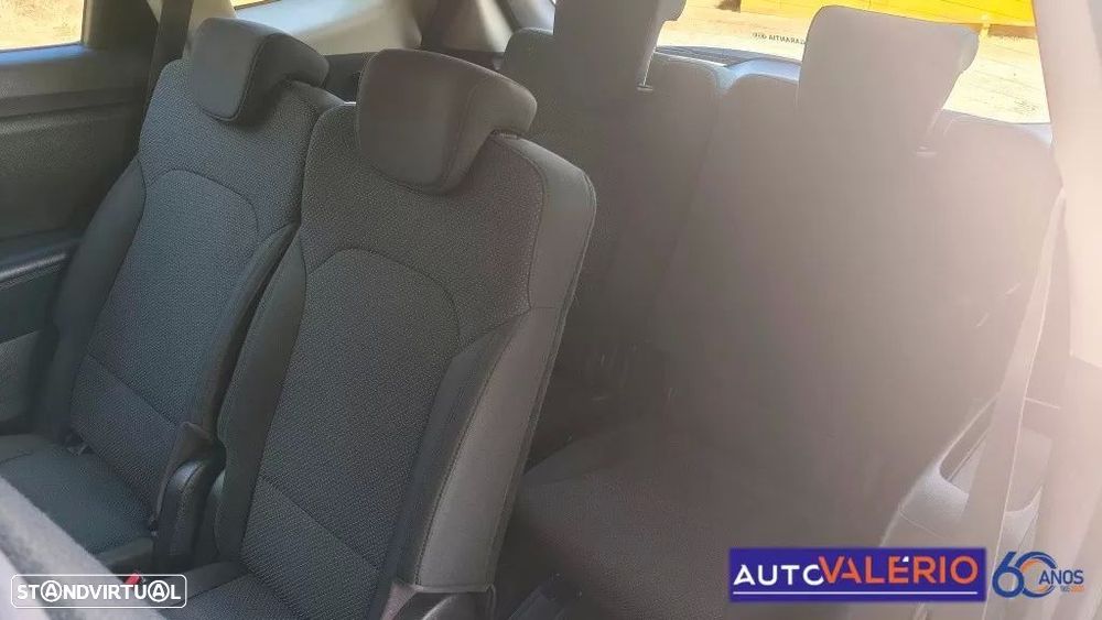 Kia Carens 1.7 CRDi ISG EX - 29