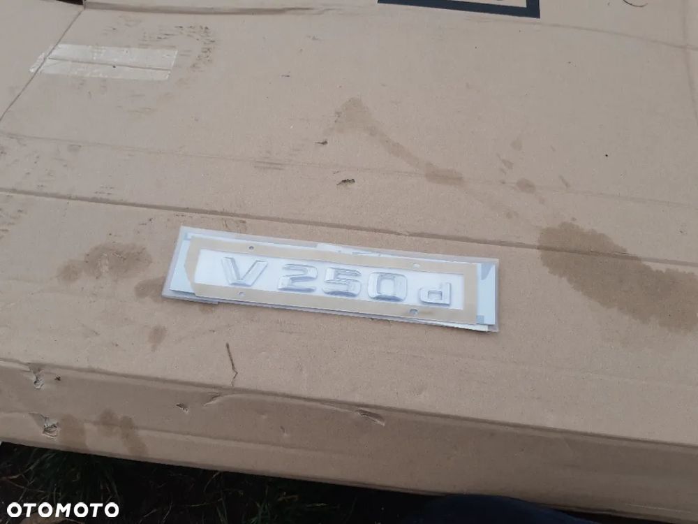 Logo Emblemat Znaczek Napis Mercedes V250d A4478173400 A4478175400 - 1