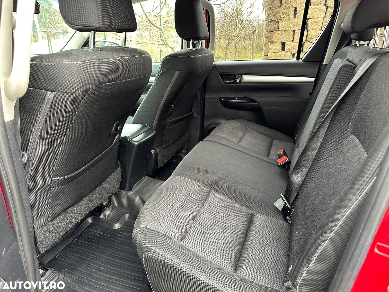 Toyota Hilux 4x4 Double Cab A/T Invincible - 4