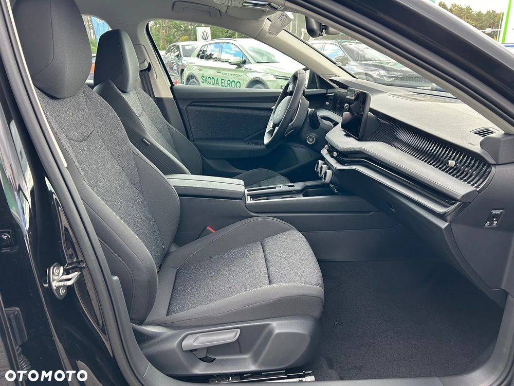 Skoda Superb 2.0 TDI SCR Essence DSG - 8