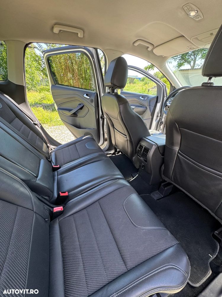 Ford Kuga 2.0 TDCi Powershift 4WD Titanium - 13