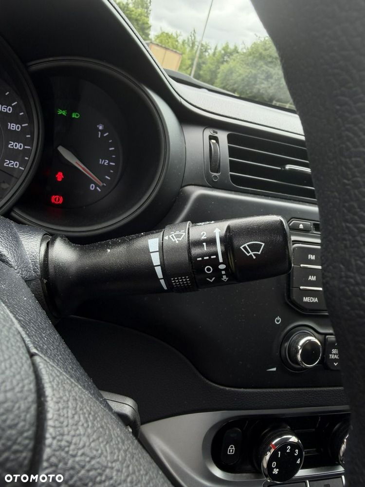 Kia Rio - 25