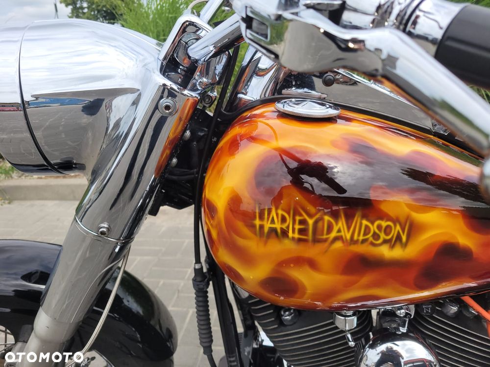 Harley-Davidson Softail Custom - 4