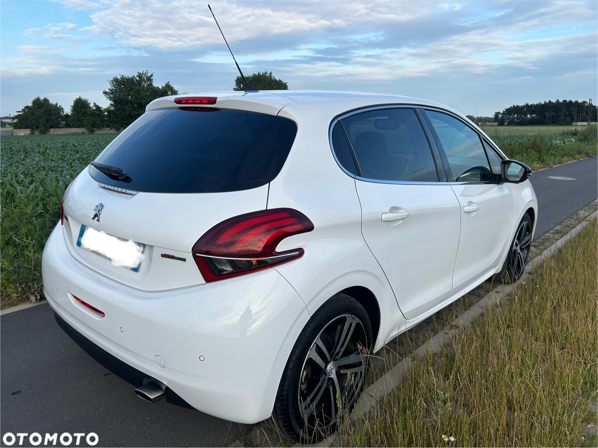 Peugeot 208 1.2 PureTech Allure S&S - 8