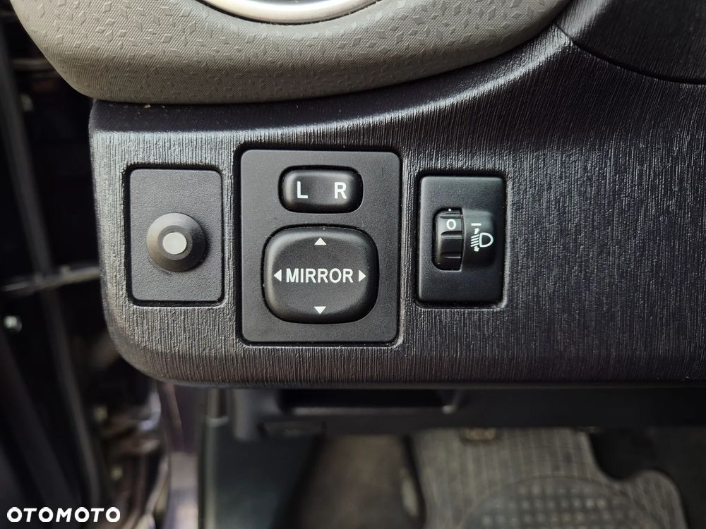 Toyota Yaris 1.33 Terra - 12