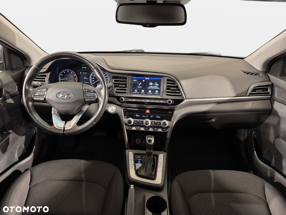 Hyundai Elantra - 17