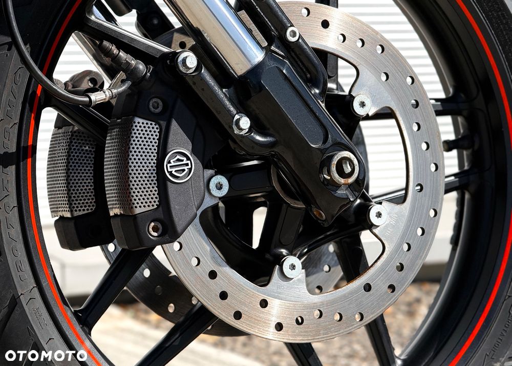 Harley-Davidson V-Rod Night Rod - 28