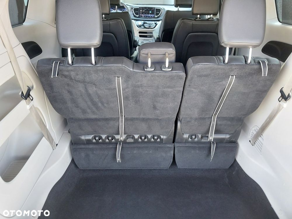 Chrysler Pacifica - 29