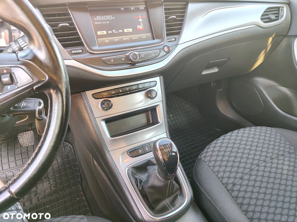 Opel Astra 1.0 T Essentia S&S - 12