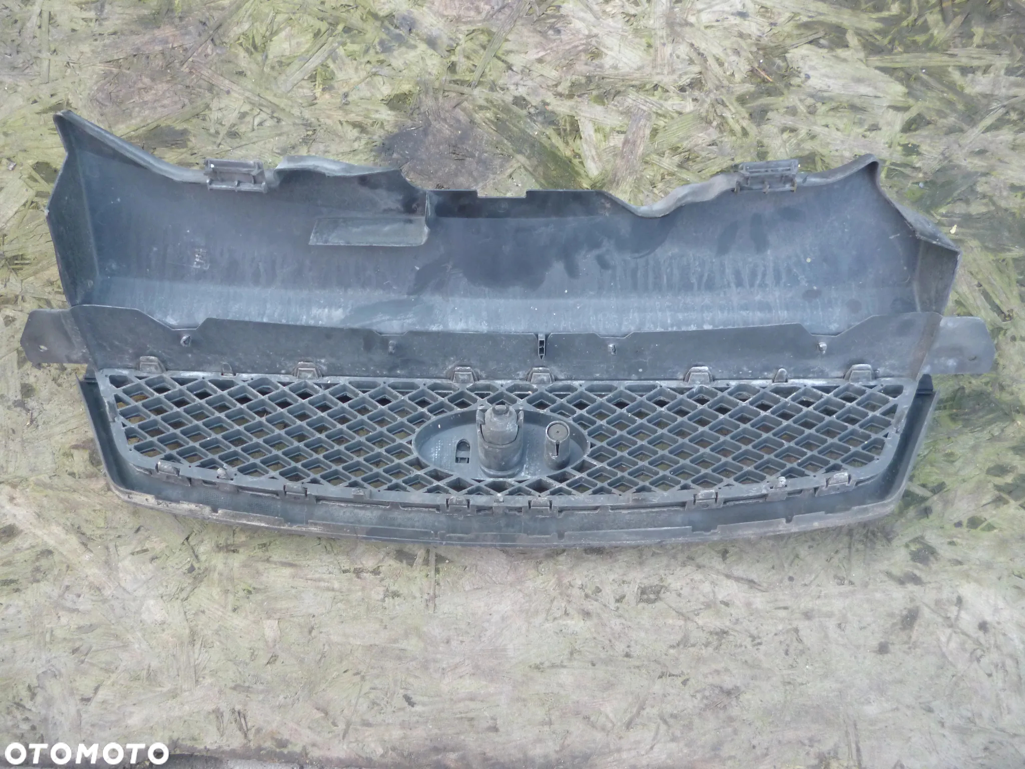 FORD FOCUS MK2 GRILL ATRAPA - 2