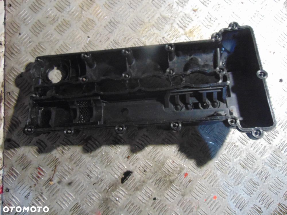 Pokrywa zaworów Mercedes w205 2,2 CDI A651 - 4