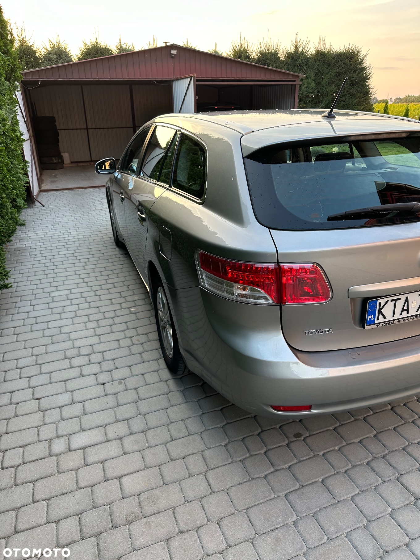 Toyota Avensis Combi 1.6 - 8