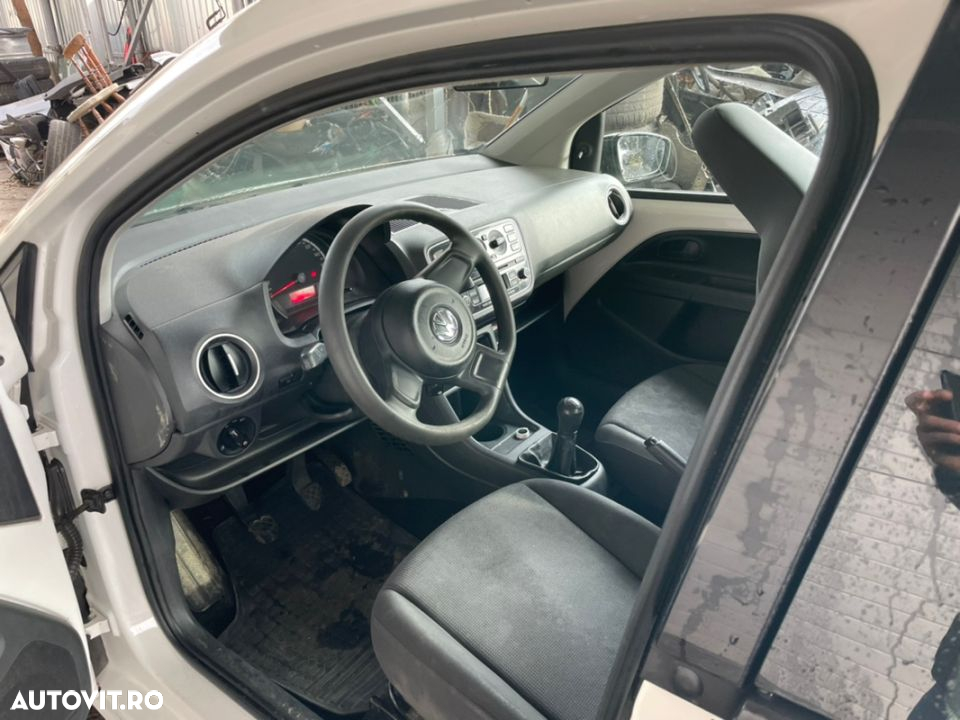 piese auto vw Up Skoda Citigo seat din 2013 motor 1000 MPI benzina chy cutie viteze planetara model in 4 uși dezmembrez  airbaguri centuri polița portbagaj broasca scaune bancheta - 11