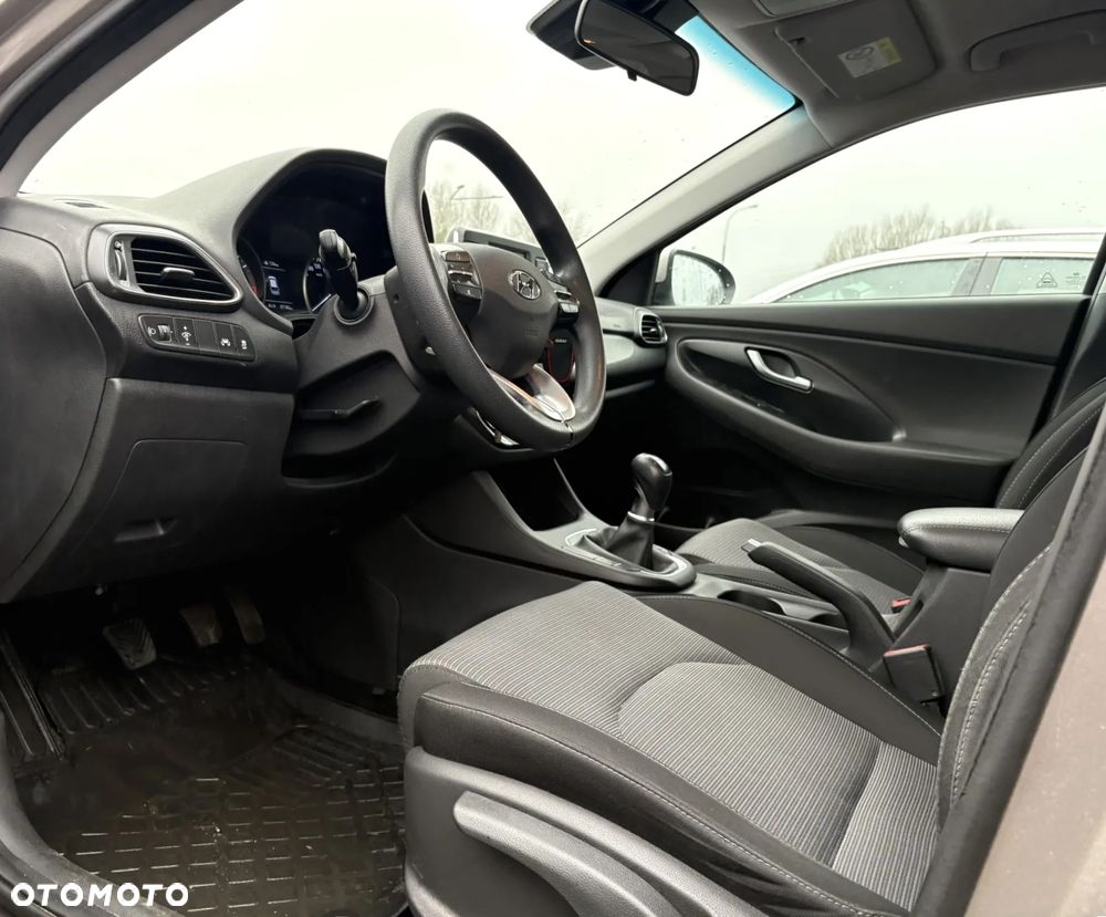 Hyundai i30 1.4 Classic + - 11