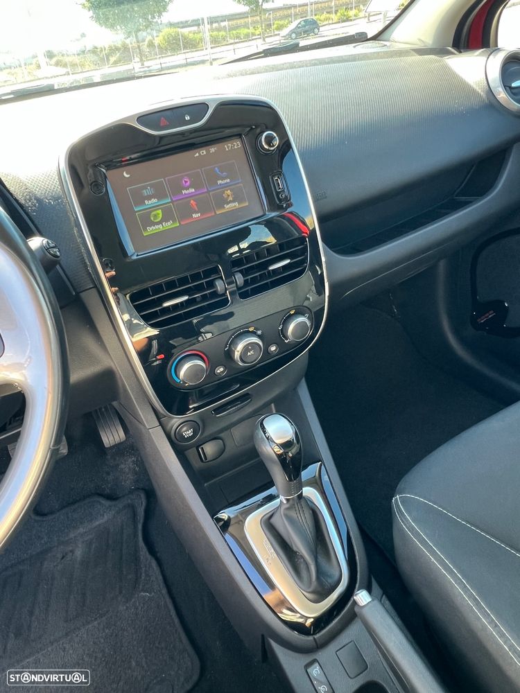 Renault Clio Sport Tourer - 10