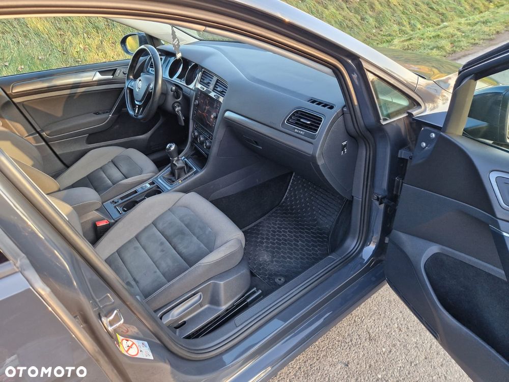Volkswagen Golf - 13