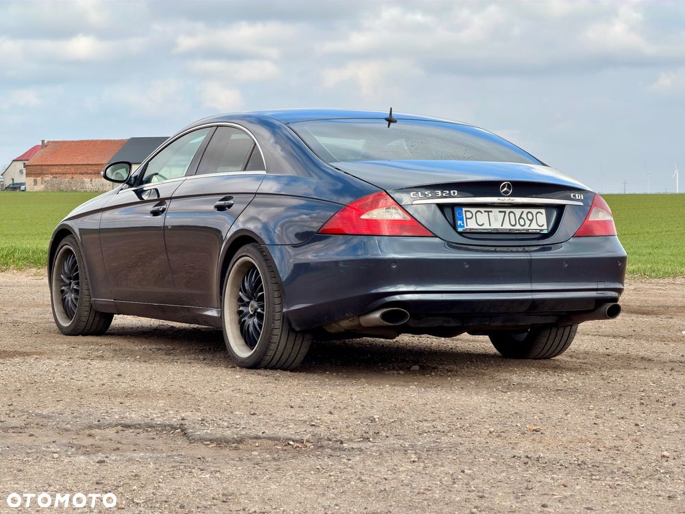 Mercedes-Benz CLS - 4