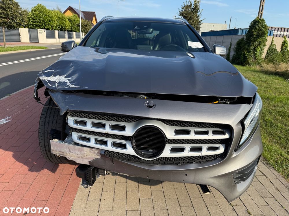 Mercedes-Benz GLA 200 7G-DCT AMG Line - 5