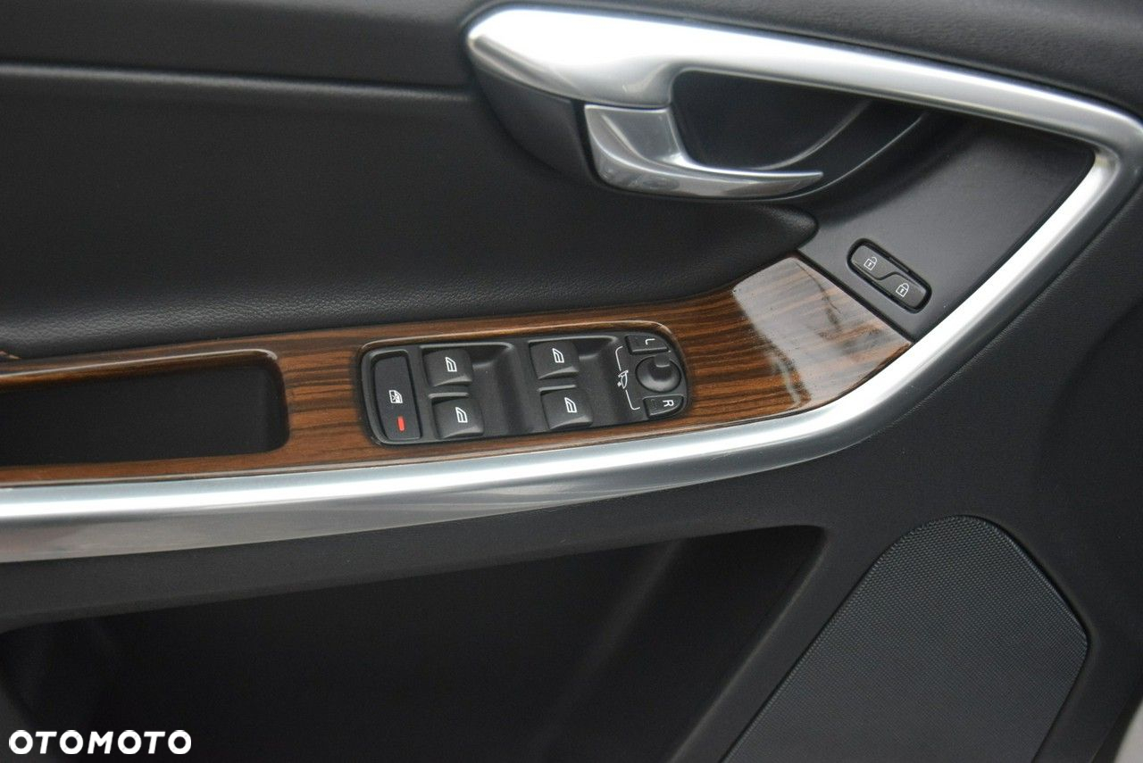 Volvo XC 60 D3 Drive-E Kinetic - 27