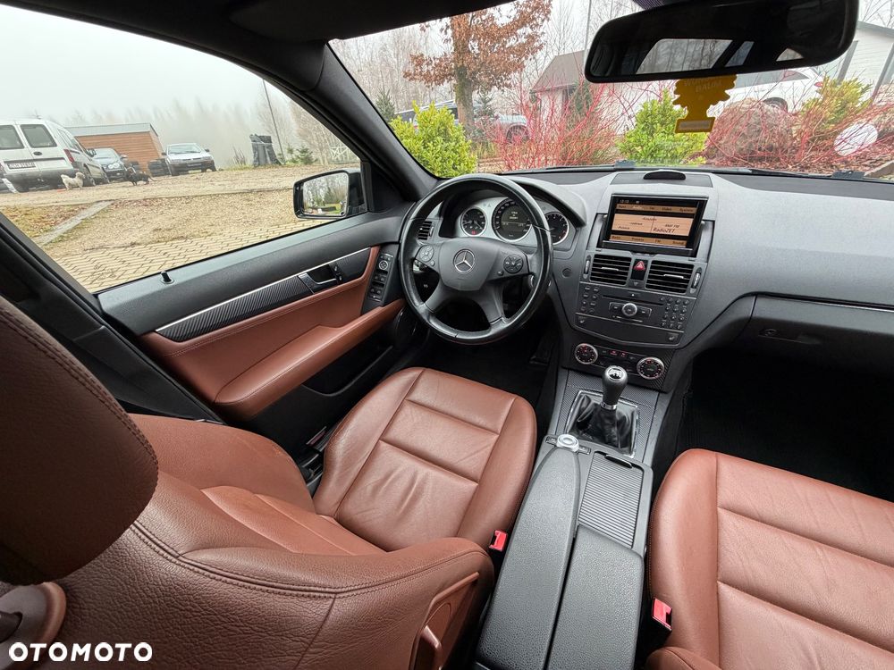 Mercedes-Benz Klasa C 180 K BlueEff Avantgarde - 4