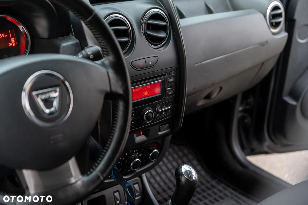 Dacia Duster 1.6 SCe Blackshadow S&S - 35