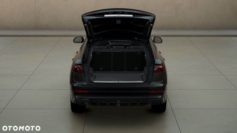 Audi Q8 - 12
