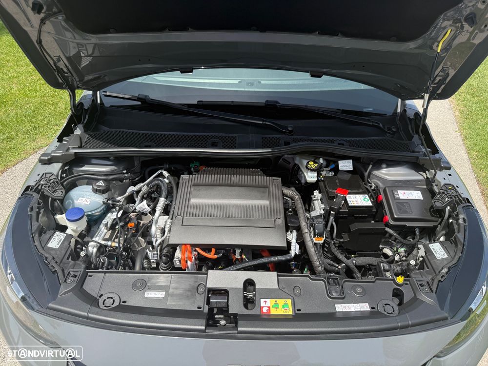 Peugeot e-208 Style - 46