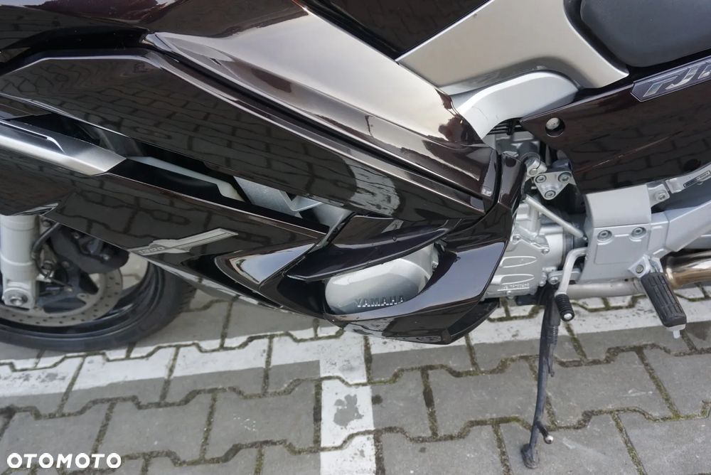 Yamaha FJR - 18
