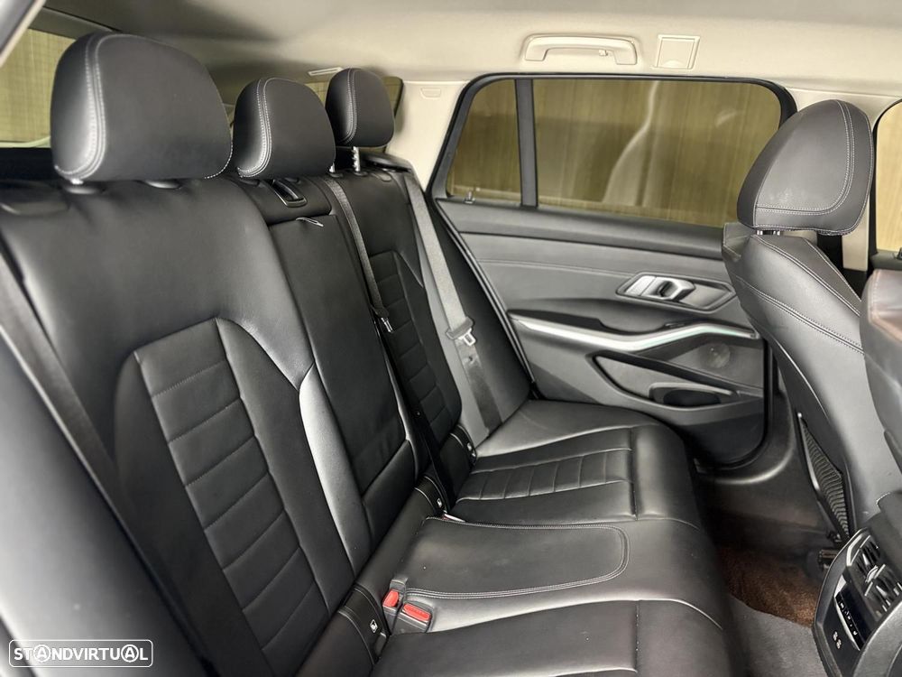 BMW 330 e Line Luxury Auto - 19