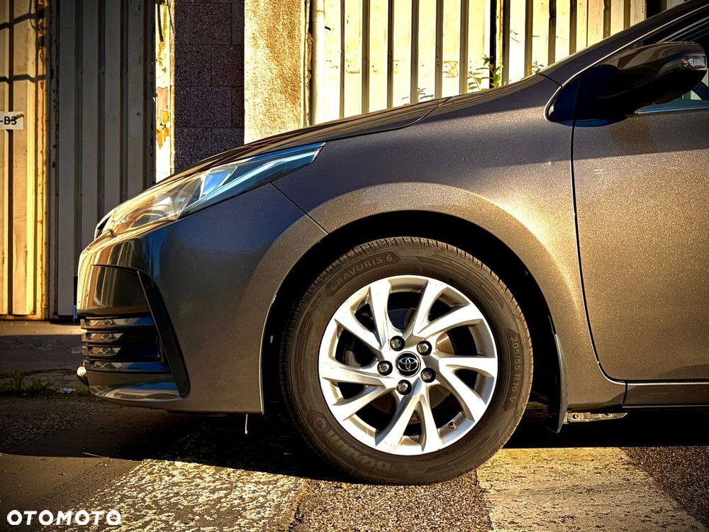 Toyota Corolla - 12