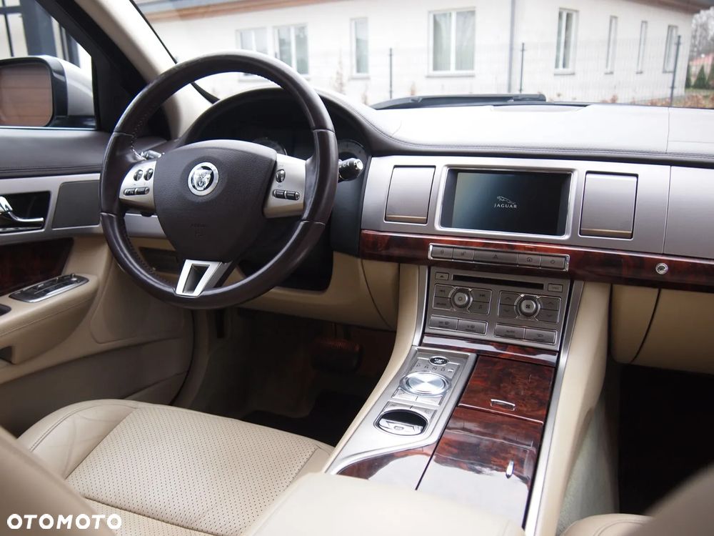 Jaguar XF 3.0 V6 D Premium Luxury - 13