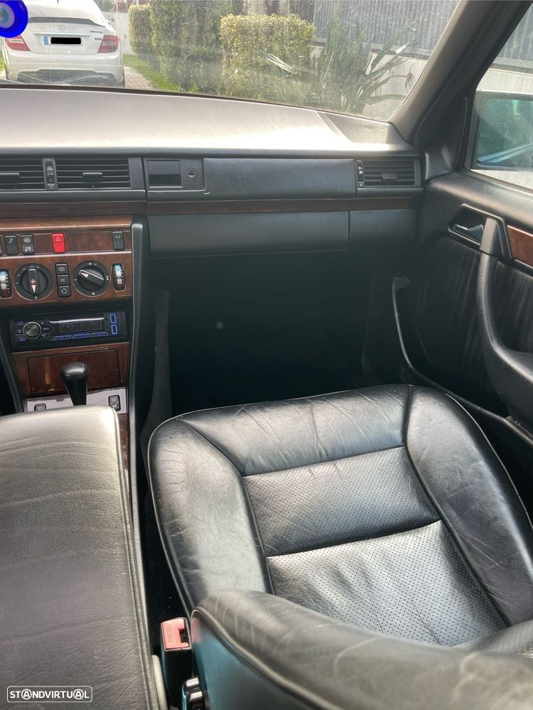 Mercedes-Benz W124 (1984-1997) 300 D Turbo - 11