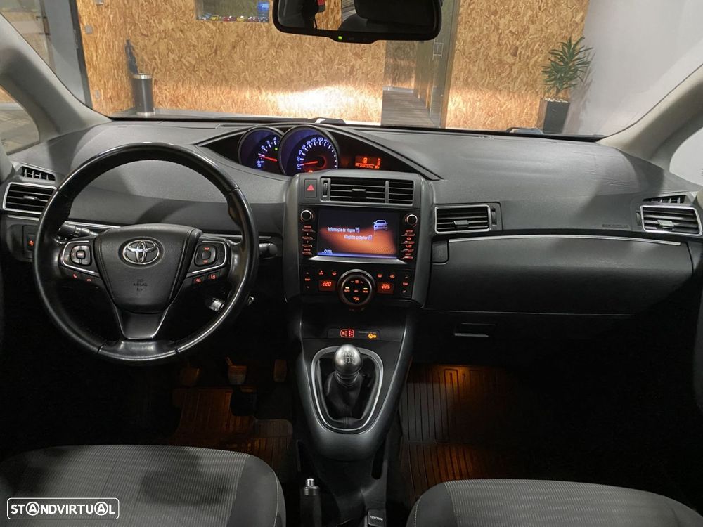 Toyota Verso 1.6 D-4D Exclusive - 17