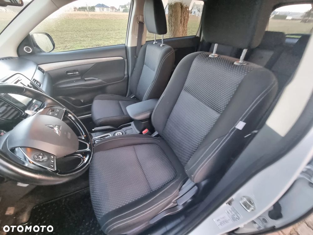 Mitsubishi Outlander 2.2 DI-D Intense + SDA 4WD - 24