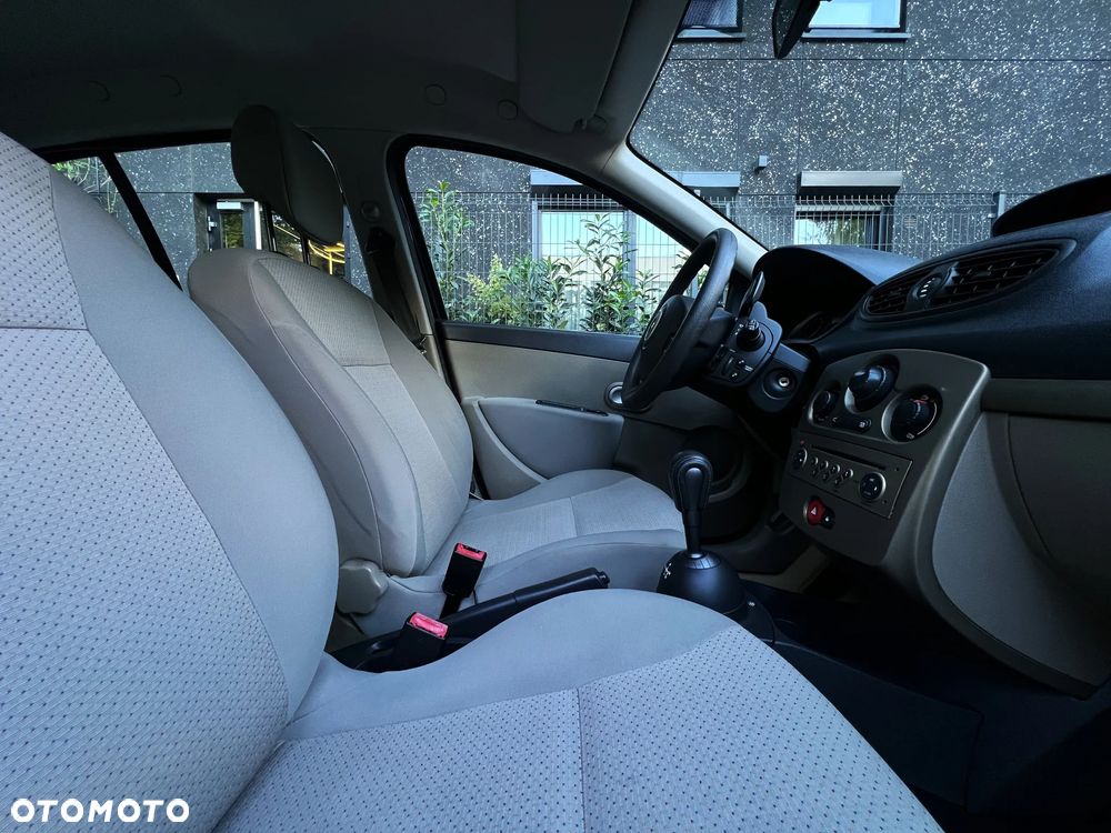 Renault Clio - 9