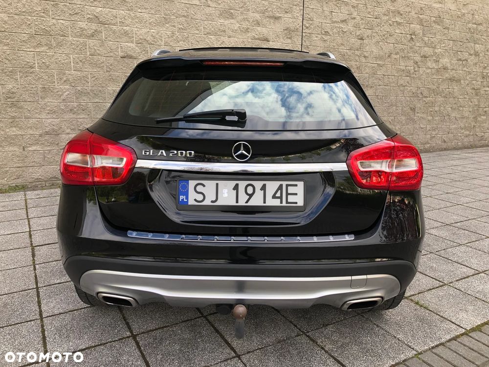 Mercedes-Benz GLA 200 Activity Edition - 24